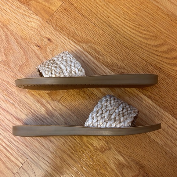 Soda Women’s Slide Sandals - NWB - Picture 4 of 9